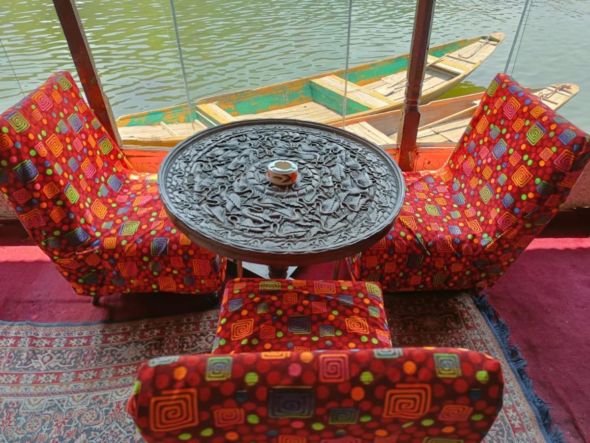 Hotel Island Srīnagar 外观 照片