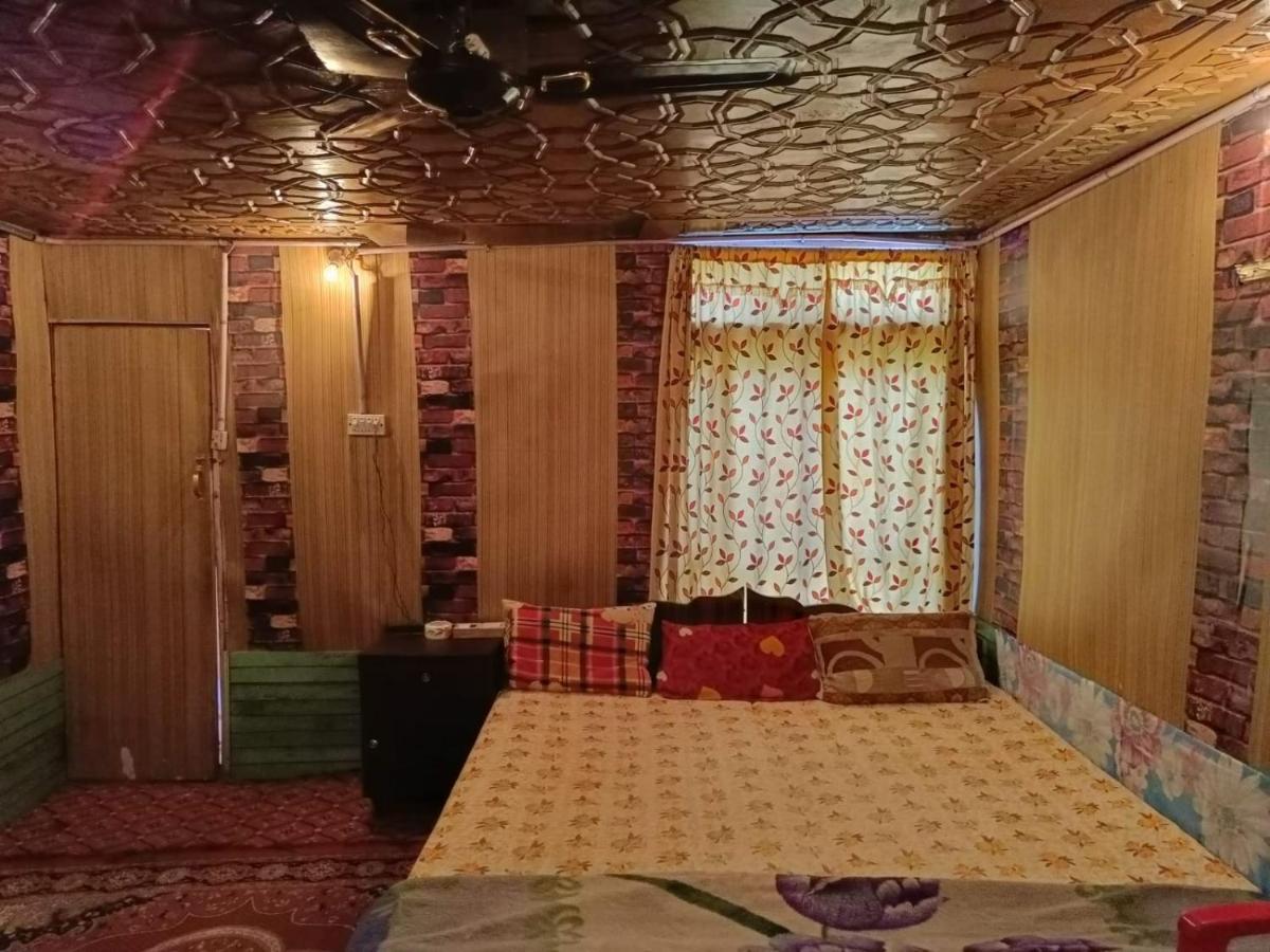 Hotel Island Srīnagar 外观 照片