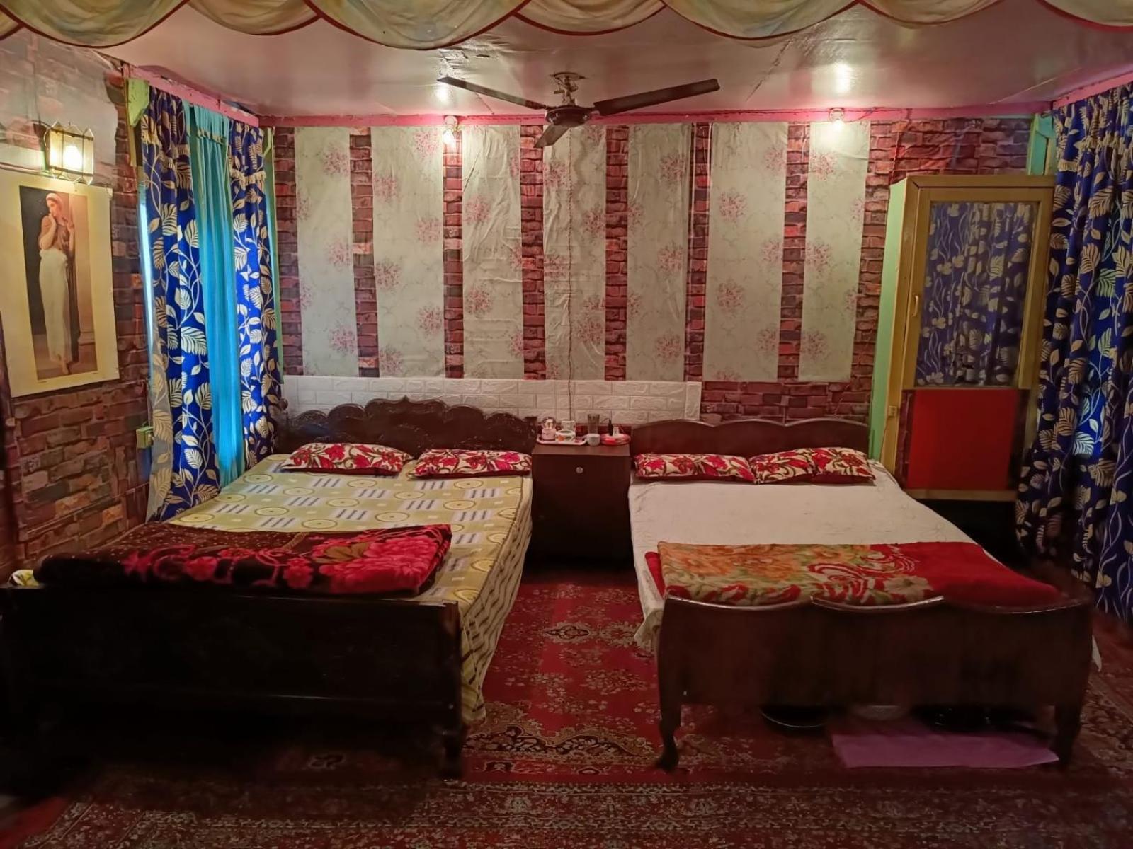 Hotel Island Srīnagar 外观 照片