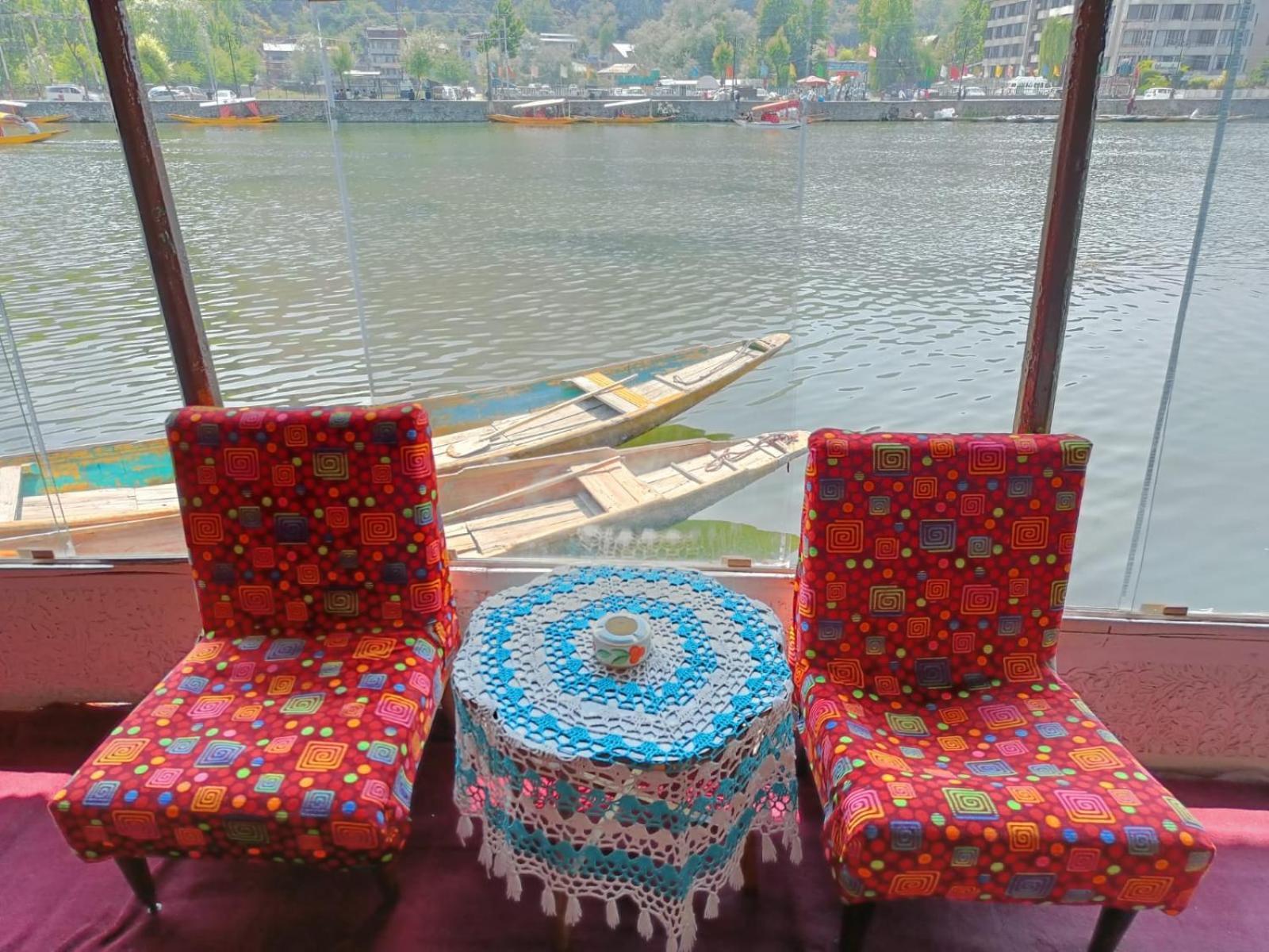 Hotel Island Srīnagar 外观 照片